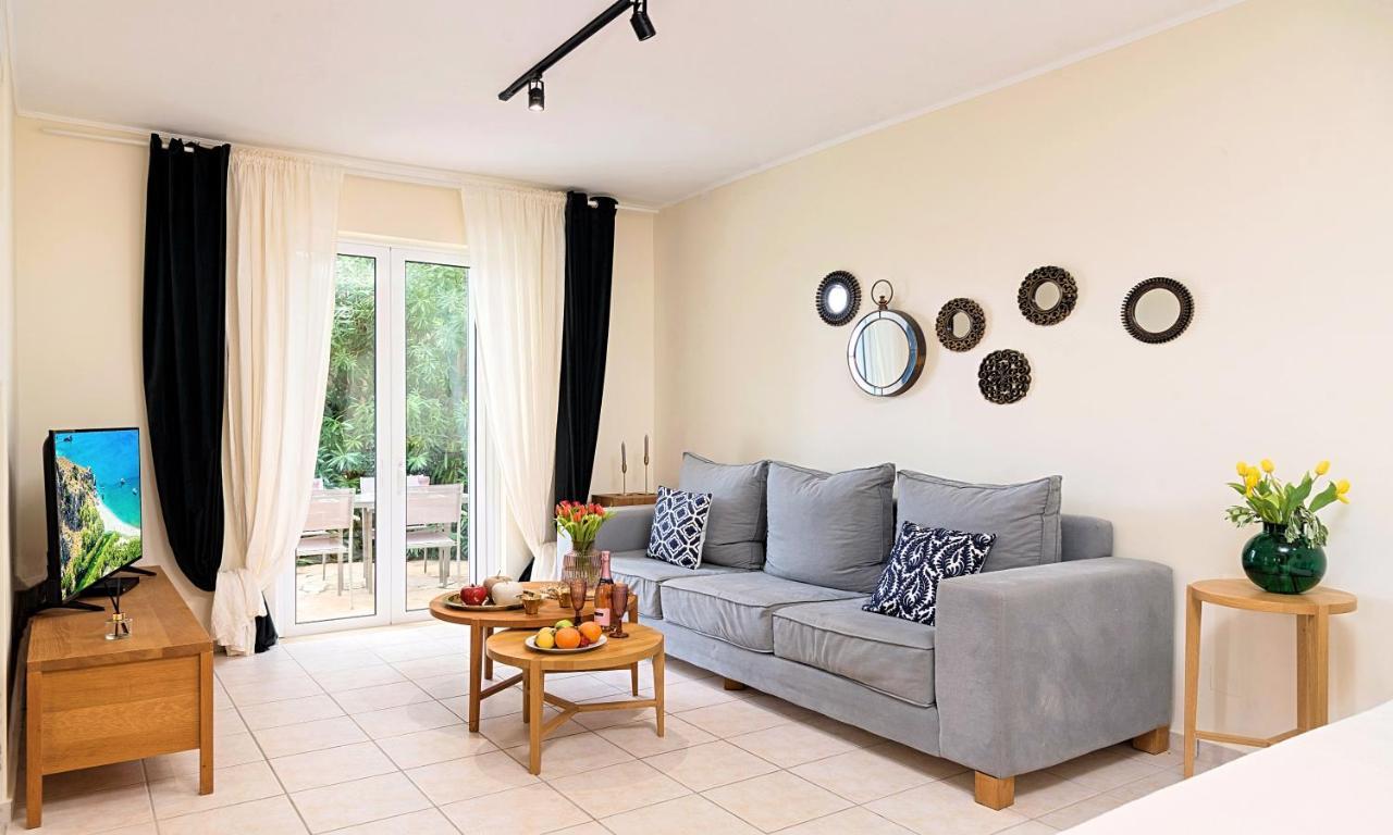 Villa Apple Mouríon Esterno foto