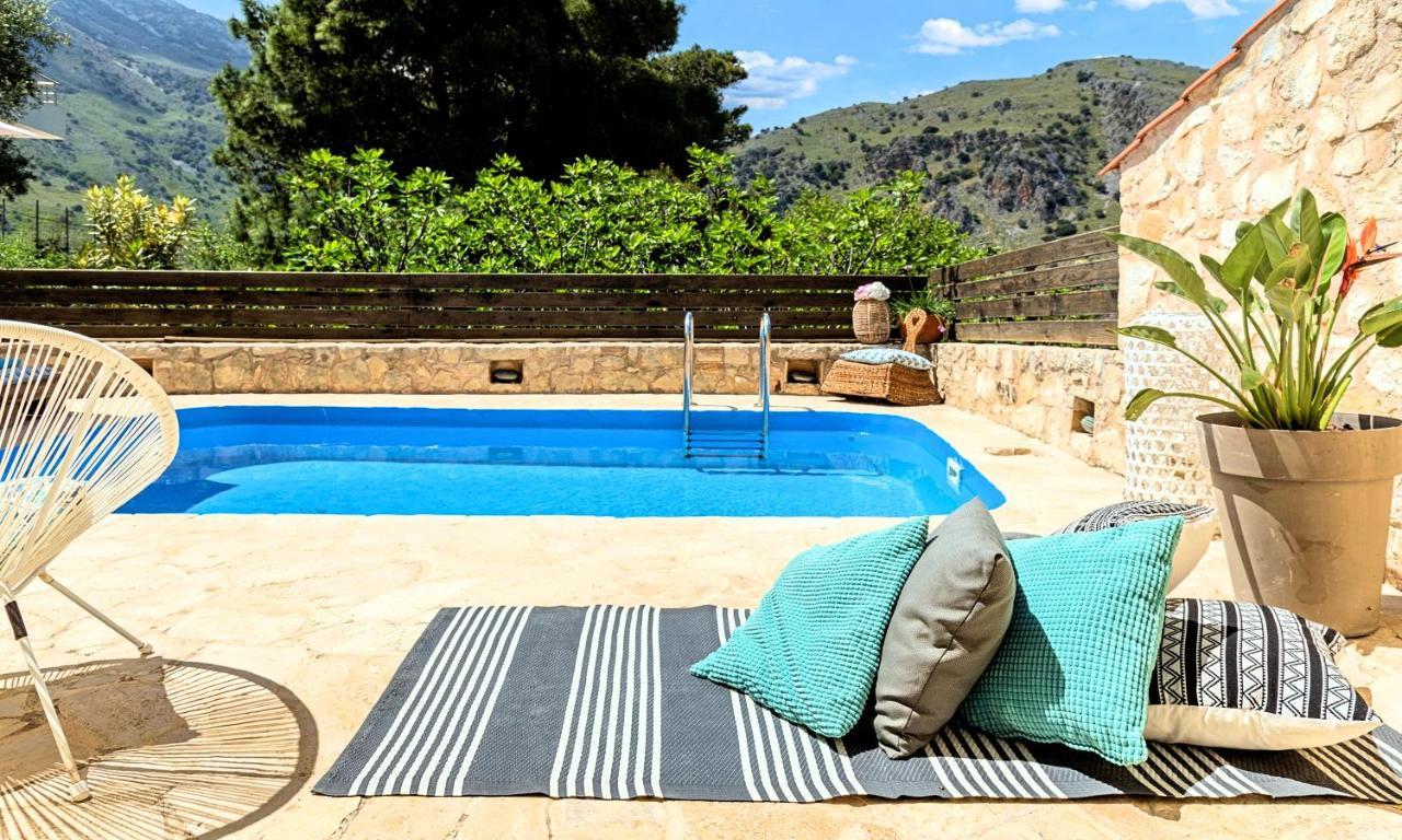 Villa Apple Mouríon Esterno foto